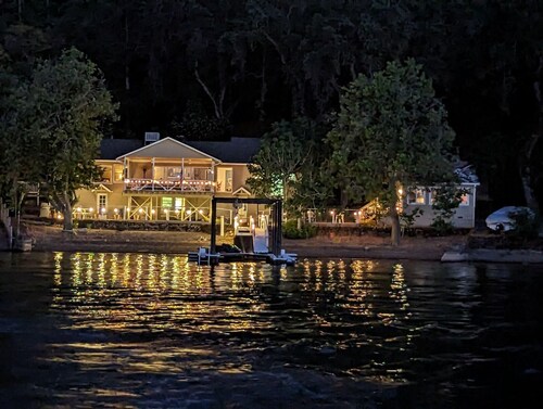 Lake Front Property With Million Dollar Views With Private Beach and Dock