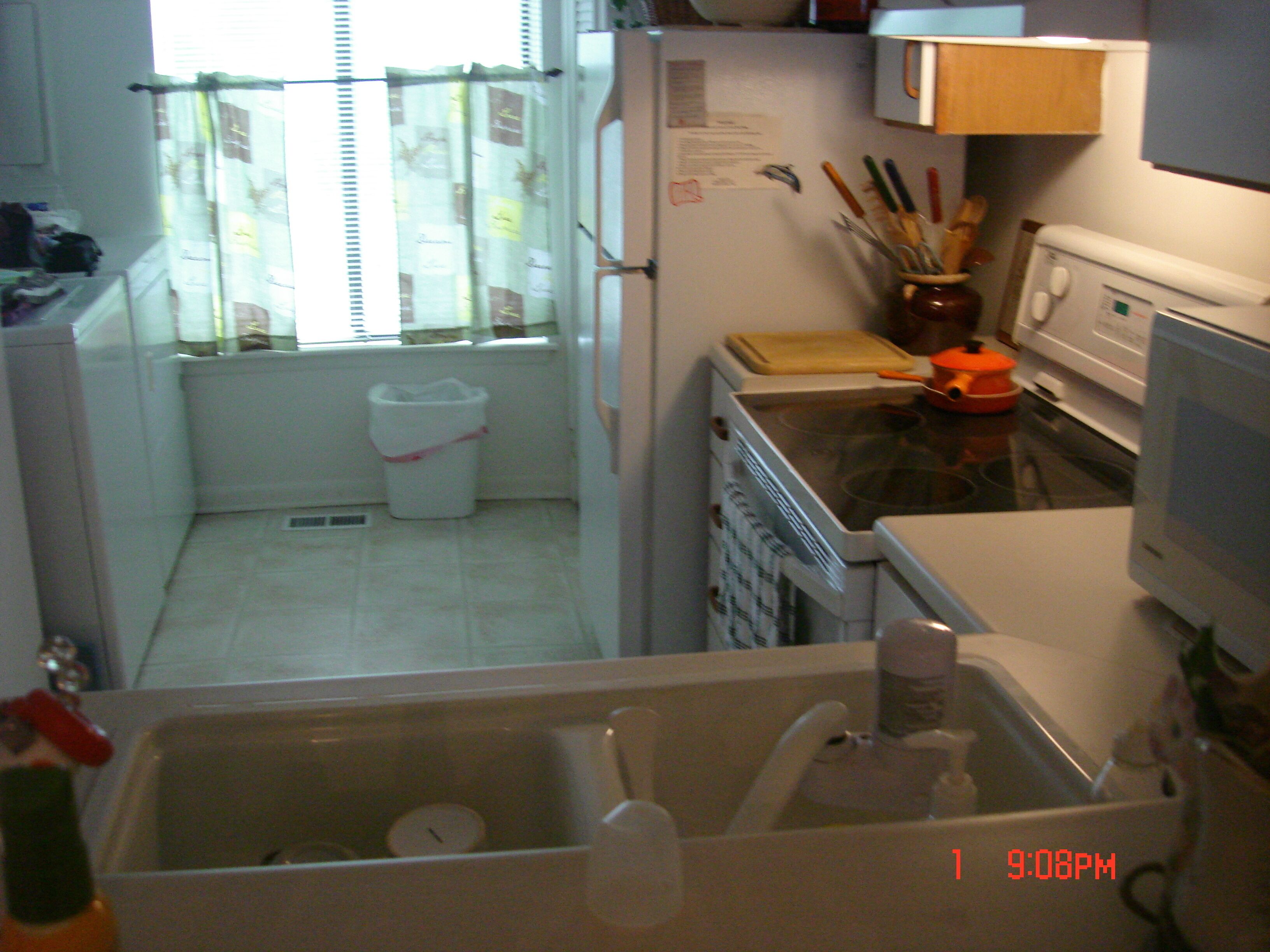 Cute Ocean Front Condo. Brand new deck to enjoy the ocean view.