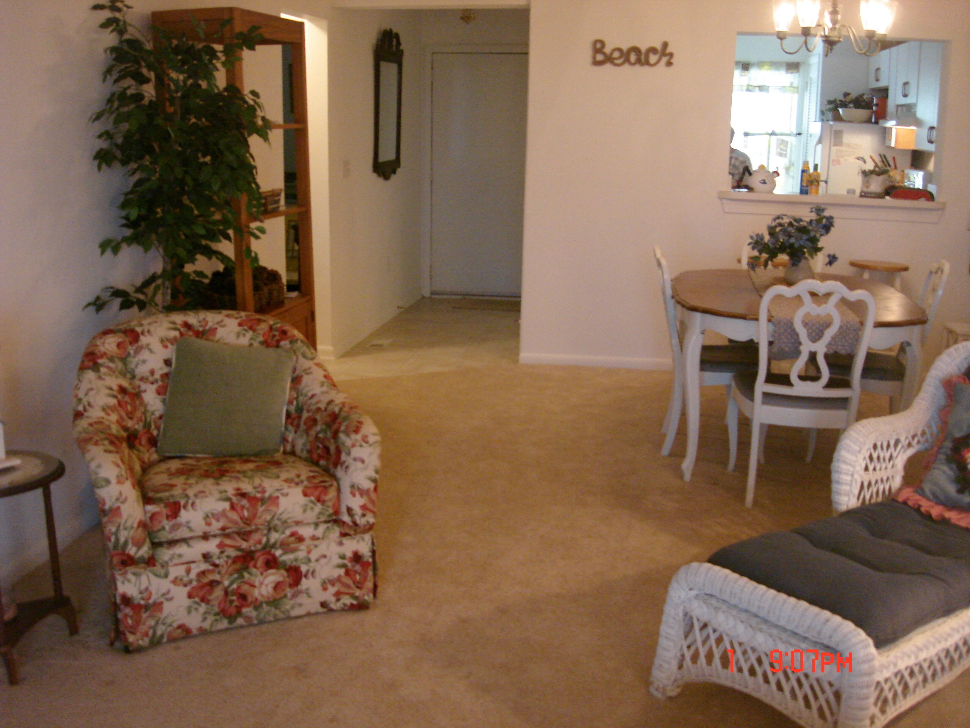 Cute Ocean Front Condo. Brand new deck to enjoy the ocean view.