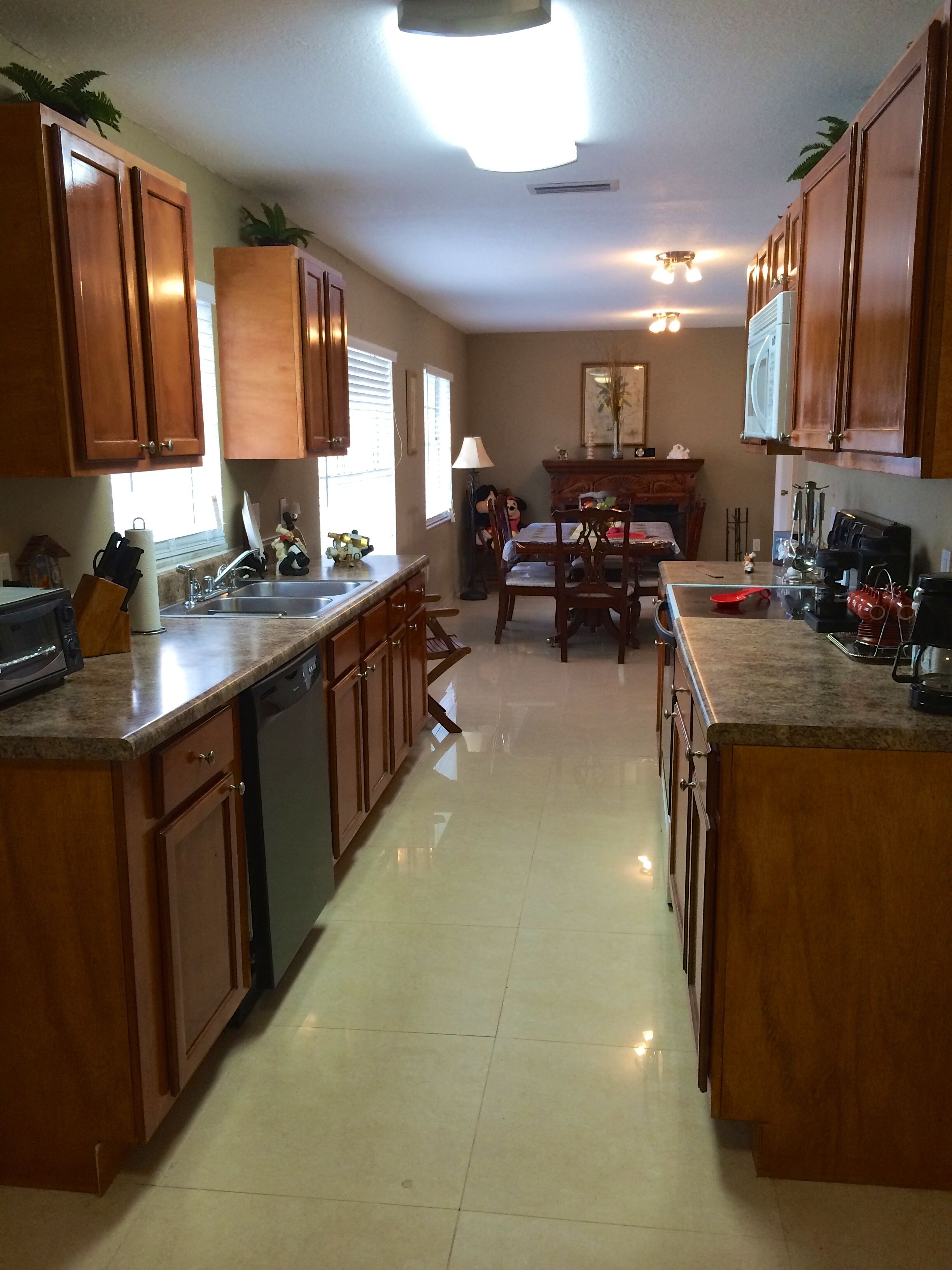 Affordable 3 Bedroom Home. Minutes from Orlando's Theme Parks