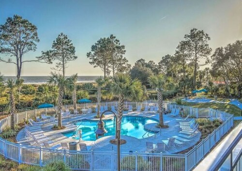 Panoramic paradise ocean beach front/steps to beach/heated pool condo!!