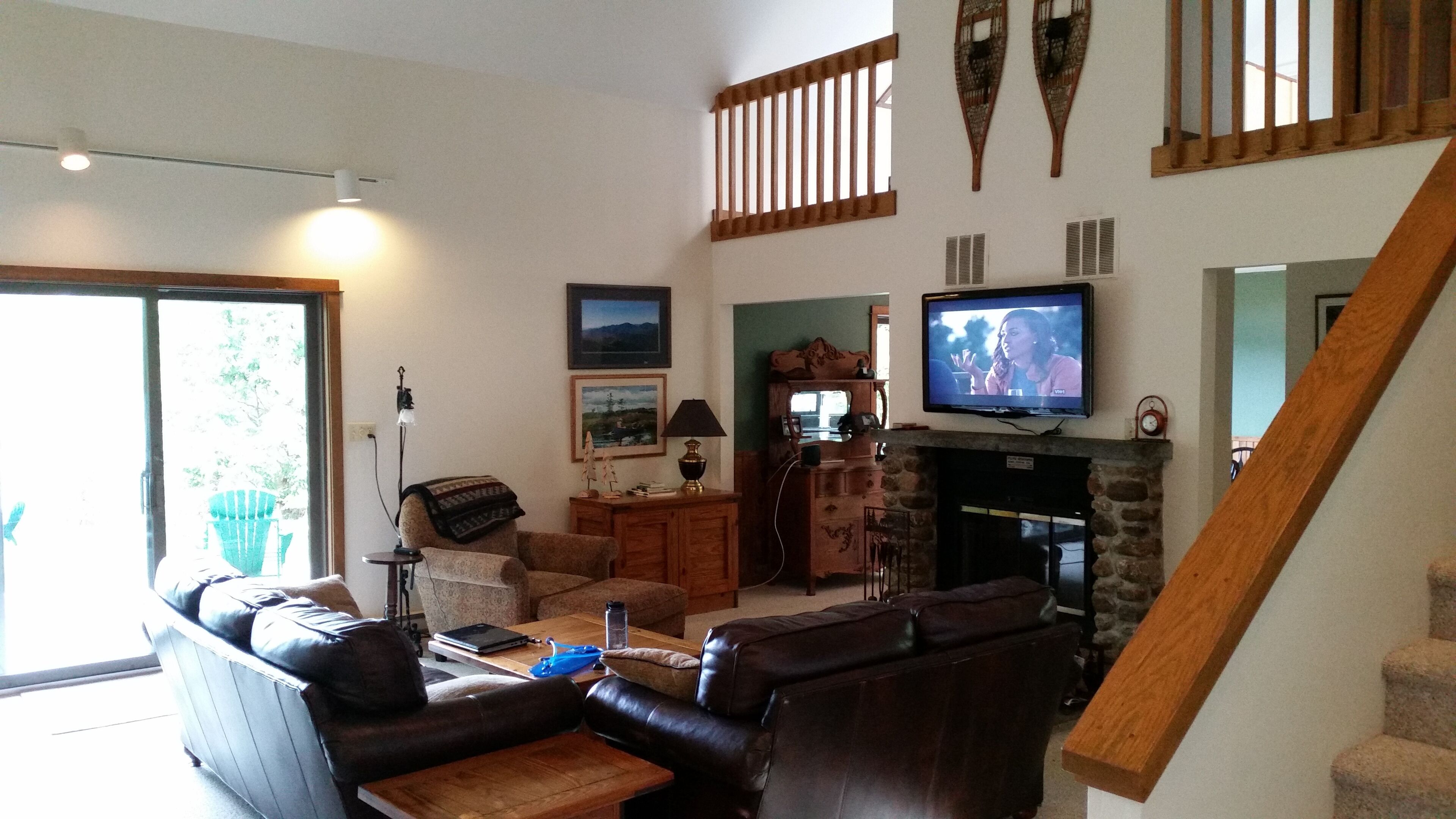 Mirror Lake Waterfront with Mountain and Lake Views, Sleeps 10.
permit # 200031