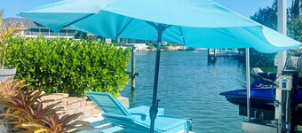 Renovated Waterfront Home -5Minute walk to Beach- sunsets& Marco Sq restaurants