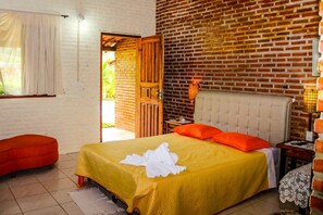 Quarto casal | Frigobar, cortinas blackout, camas extras/dobráveis (sobretaxa)