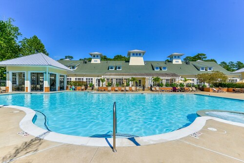 Enorme casa situada en el campo de golf y cerca de Ocean City Maryland.