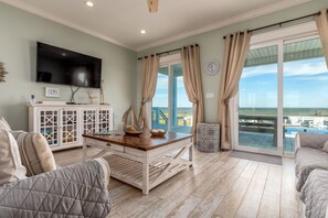 Smart TV - Bout Time Too - Waterfront, 4/3 Sleeps 12 with Pool, Shuffle Board, Dog Friendly (Dauphin Island)