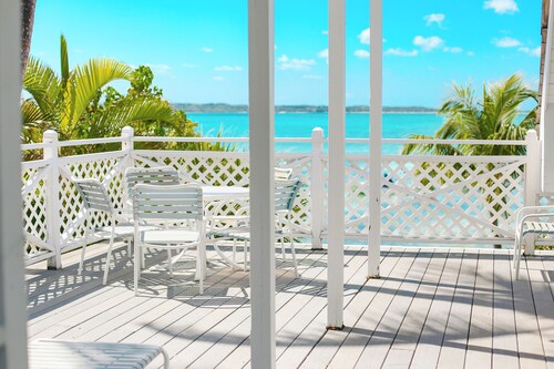 Blue Dolphin - Waterfront, 4 Sunset Decks, Dock, 5+ Bedrooms, Enclosed Garden