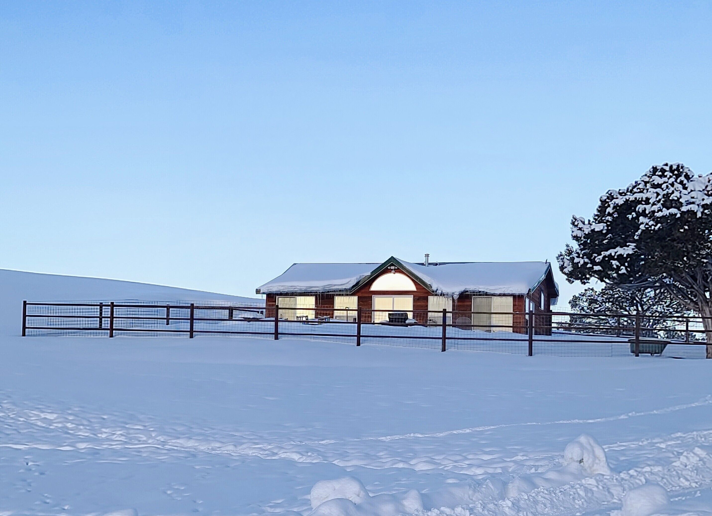  Off The Grid Cabin with Elk Herd no hair dryer. No kidding...incredible 