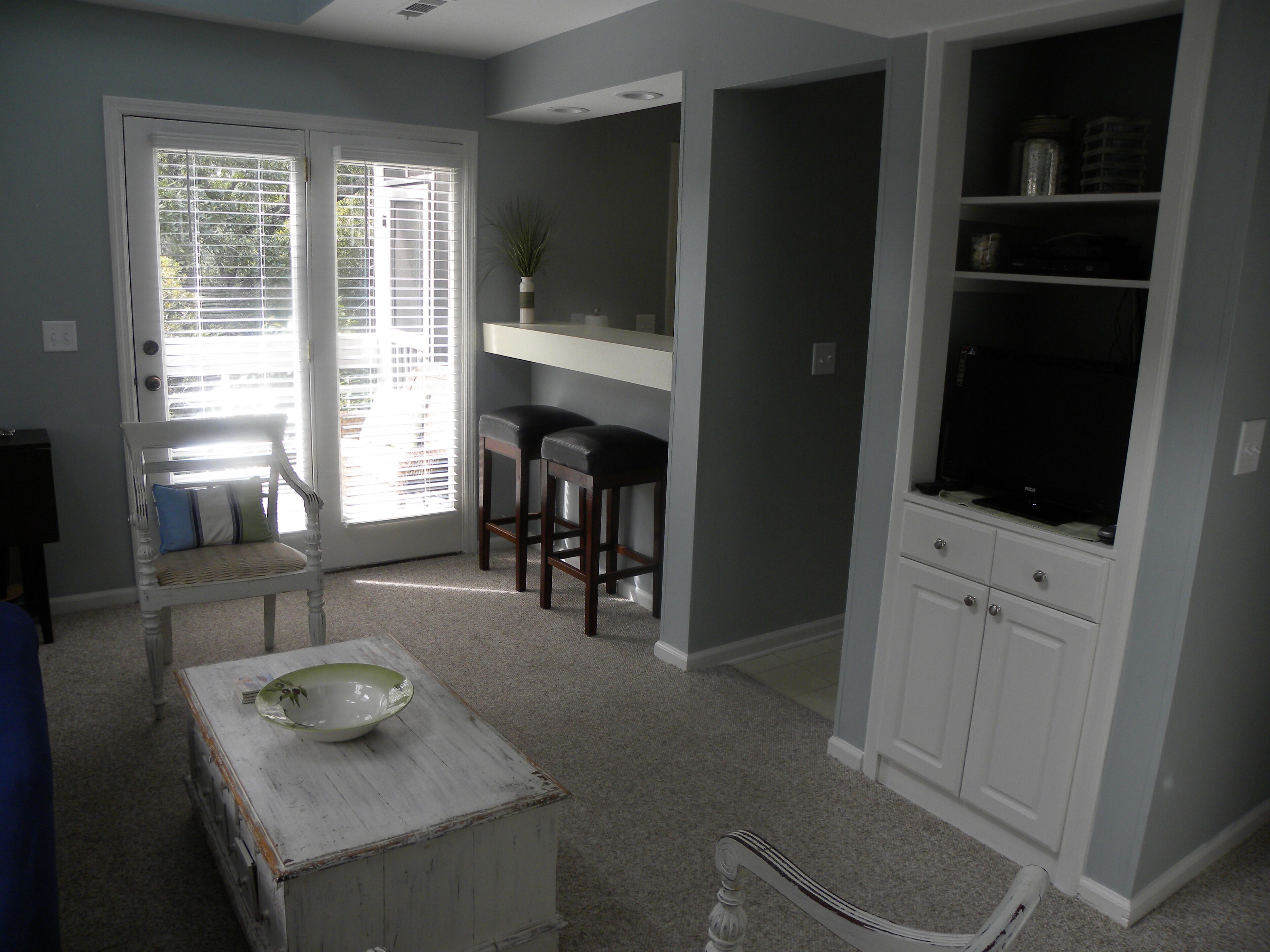 Great Rates!  Screen Porch!  Pool Just Steps Away!