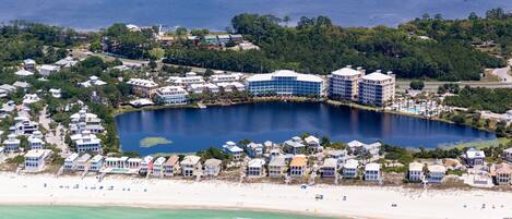 Plage à proximité, chaises longues