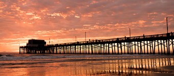 Air Conditioning! Cottage 2-blocks from Beach