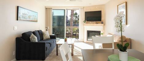 Smart TV, fireplace, table tennis