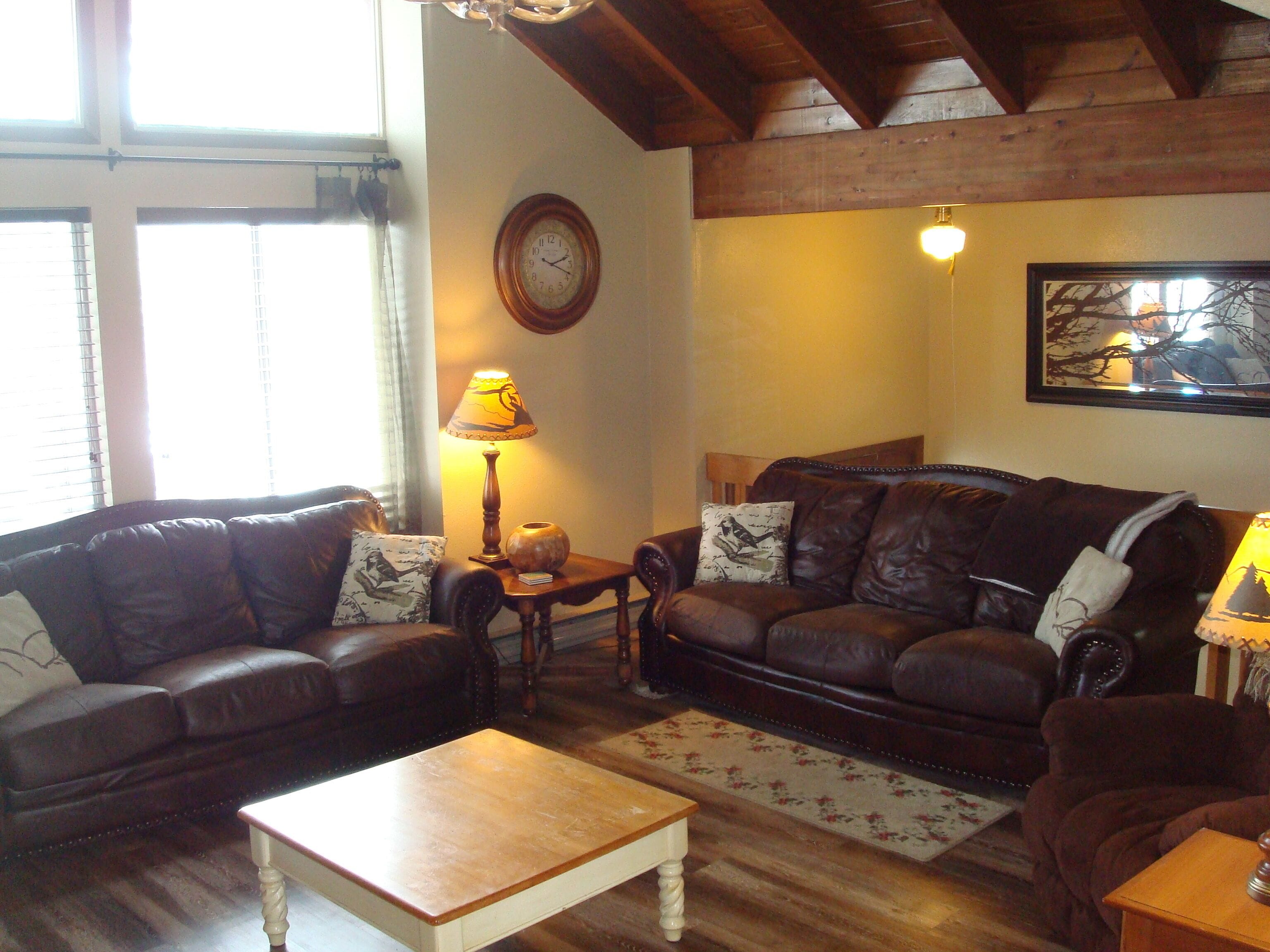 Affordable 5 BR / 3 BA near Yellowstone, ATV Trails, Golf & Fishing! Sleeps 13!
