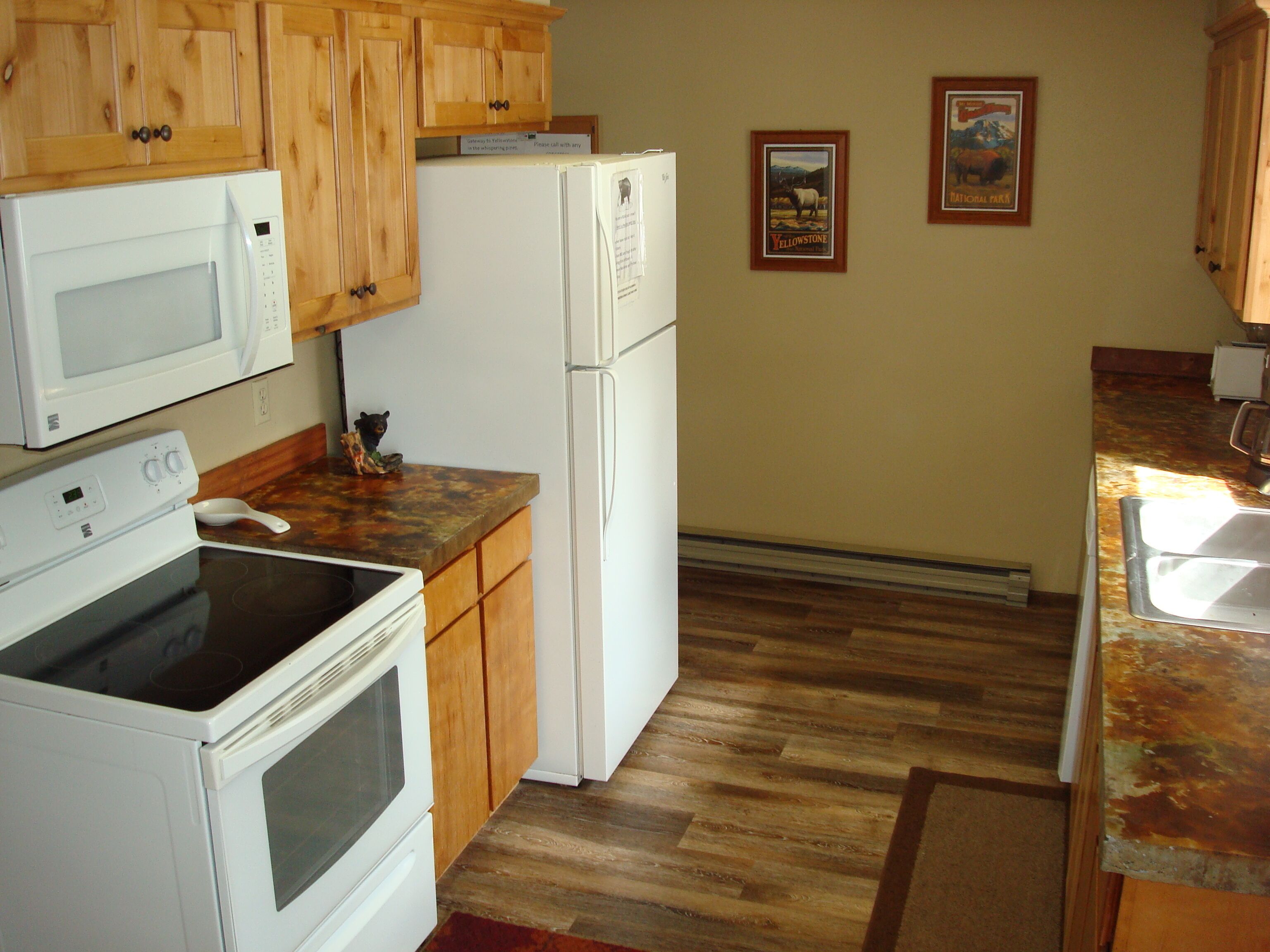 Affordable 5 BR / 3 BA near Yellowstone, ATV Trails, Golf & Fishing! Sleeps 13!
