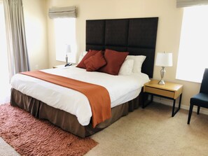 4 chambres, fer et planche à repasser, Wi-Fi, draps fournis