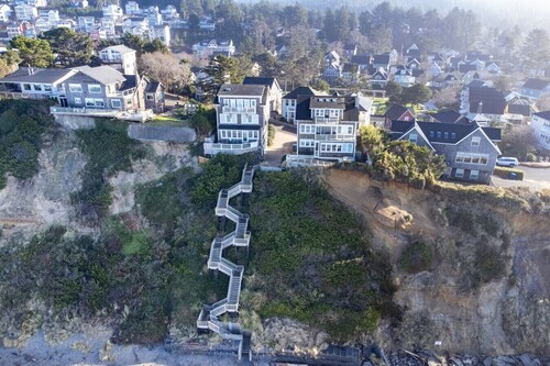 5BR Olivia Beach Retreat | 2 King Suites | Sleeps 11