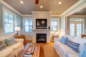 Televisión, chimenea y videojuegos 