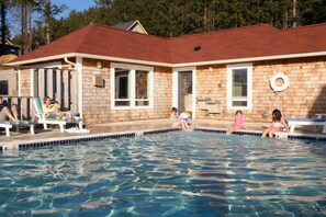 Pool - Cozy 5BR Lincoln City Escape | Storm Watching, Fireplace & Porch (Lincoln City)