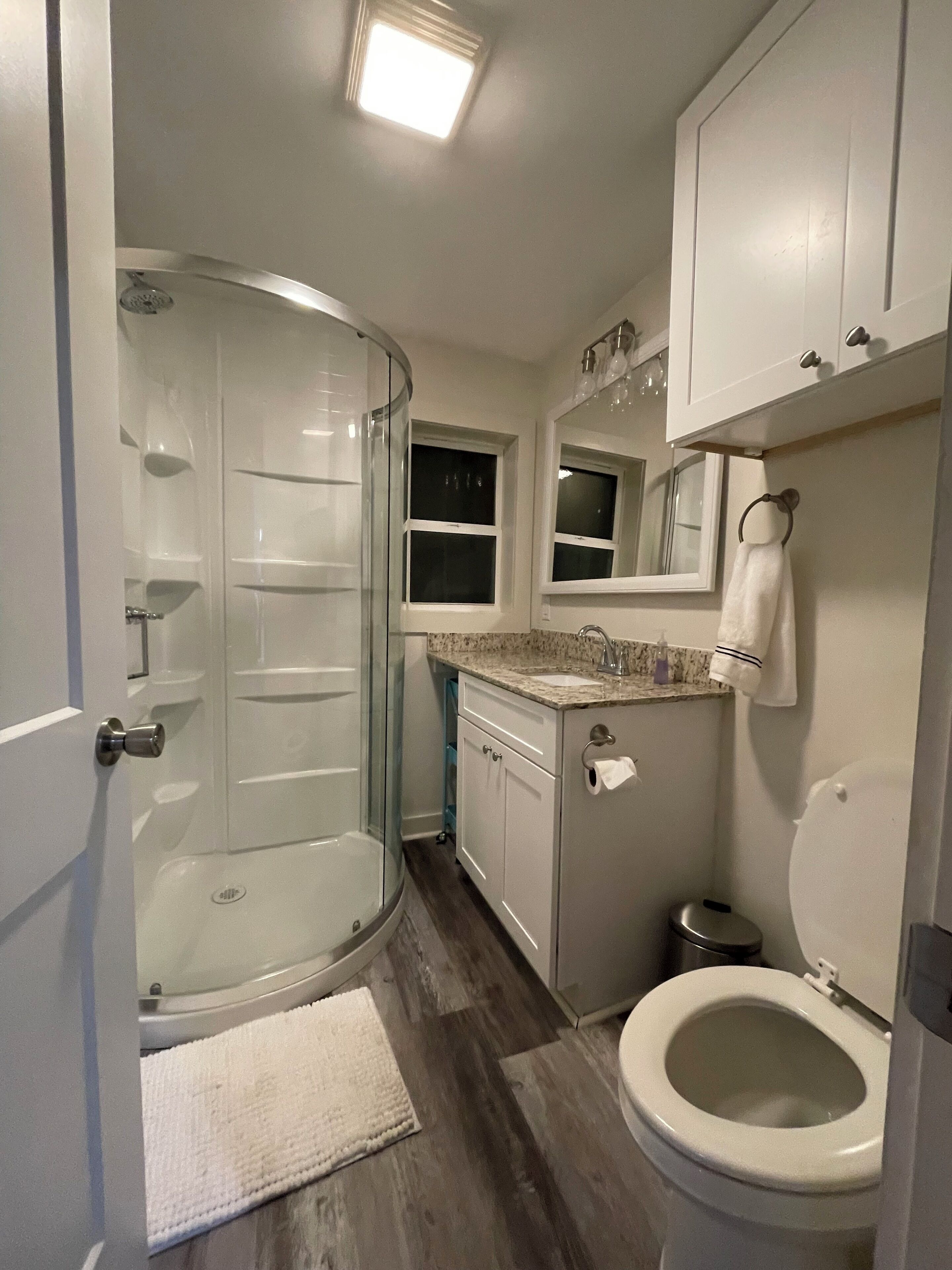 Big Lake-  Newly Remodeled Fishing Camp w/ Private Pier/Fishing Lights