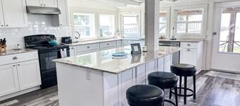 Cissie by the Sea 2.0 - Newly Remodeled w/Best Wharf at Hebert's Landing! 