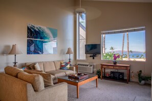 Smart TV, books, stereo