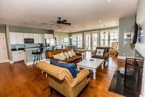 TV - Blue Breeze Cottage-Oceanfront with Stunning Views (Daufuskie Island)