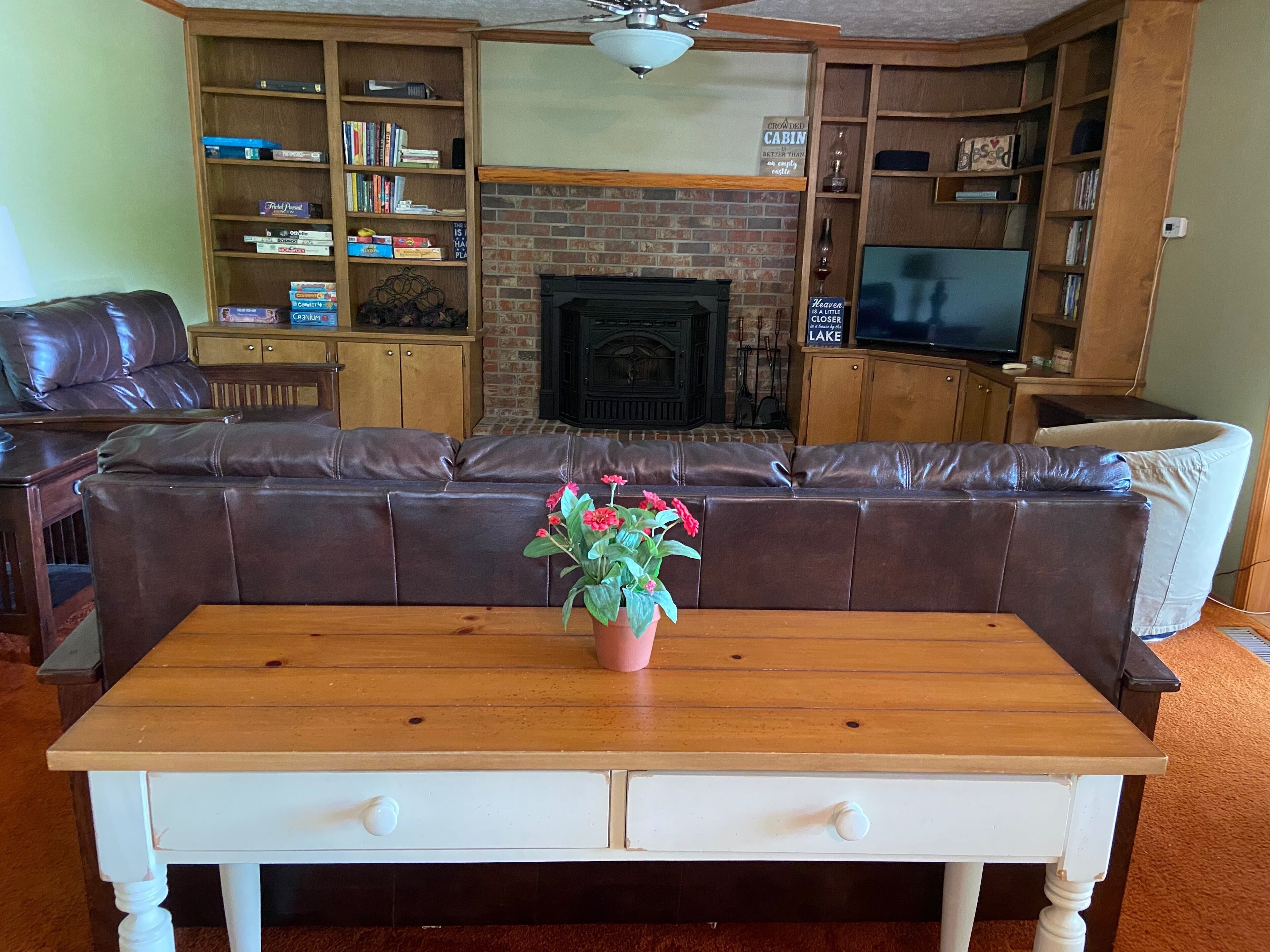 Lakehouse w/ large dock, big water view &  priv. swimming beach <1 hr from ATL