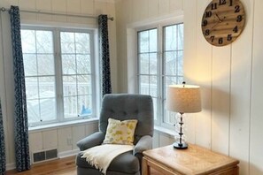 TV, fireplace, books, stereo