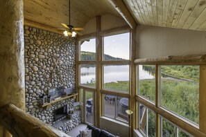 Smart TV, fireplace, DVD player, books - Cabin on Columbine Lake/Lake Purgatory Dr Create Family Memories Fishing & Boats (Durango)