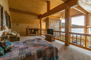 3 bedrooms, desk, iron/ironing board, travel crib