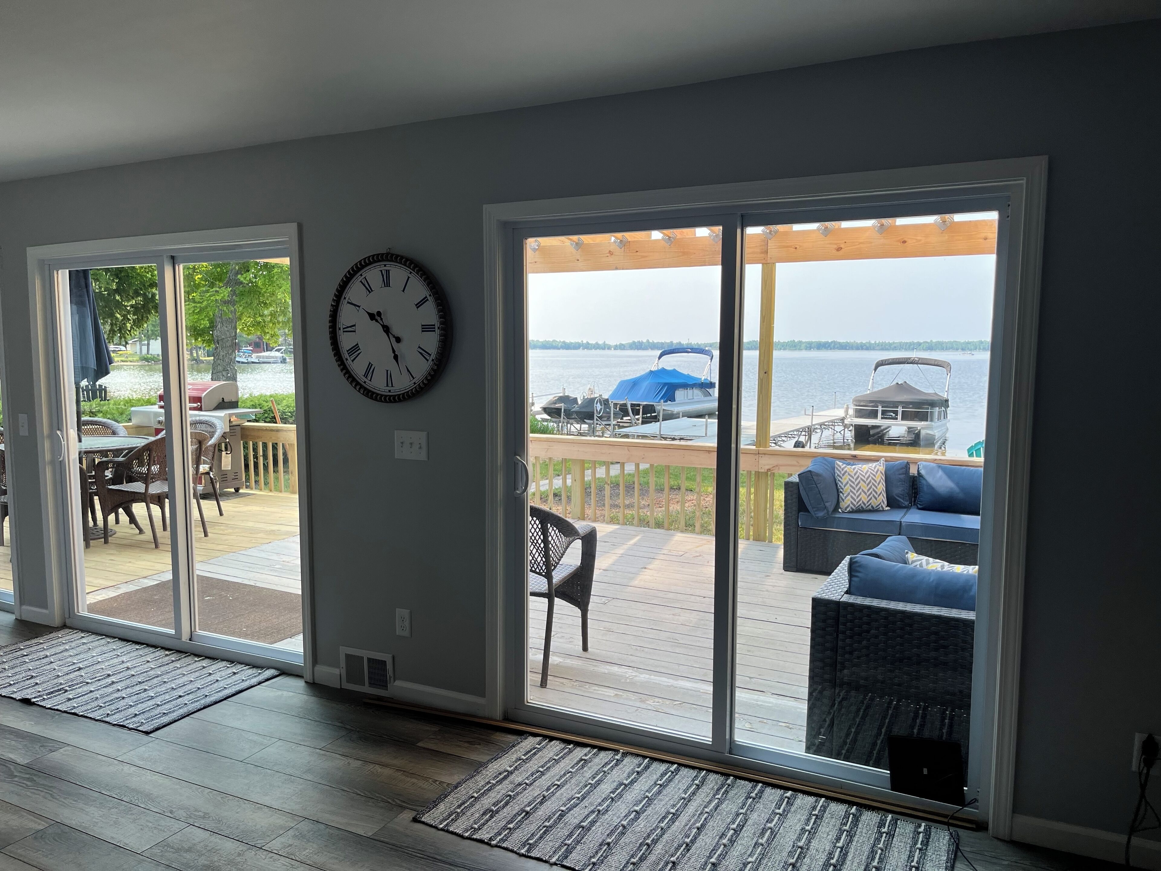 Televisor intel·ligent i estèreo 