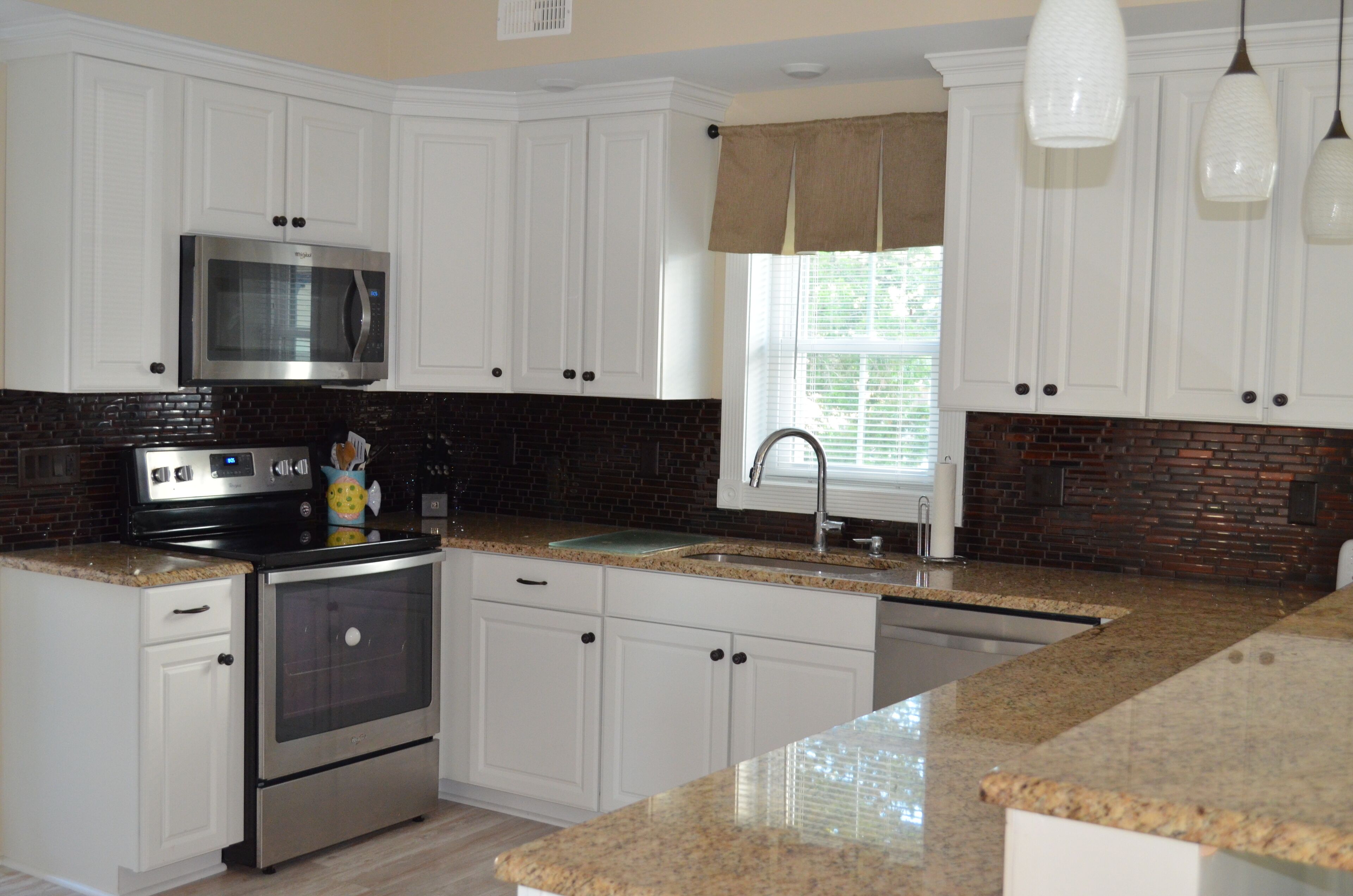 Beach Haven Renovated Victorian Oceanside 4-5 Bedroom With Pool