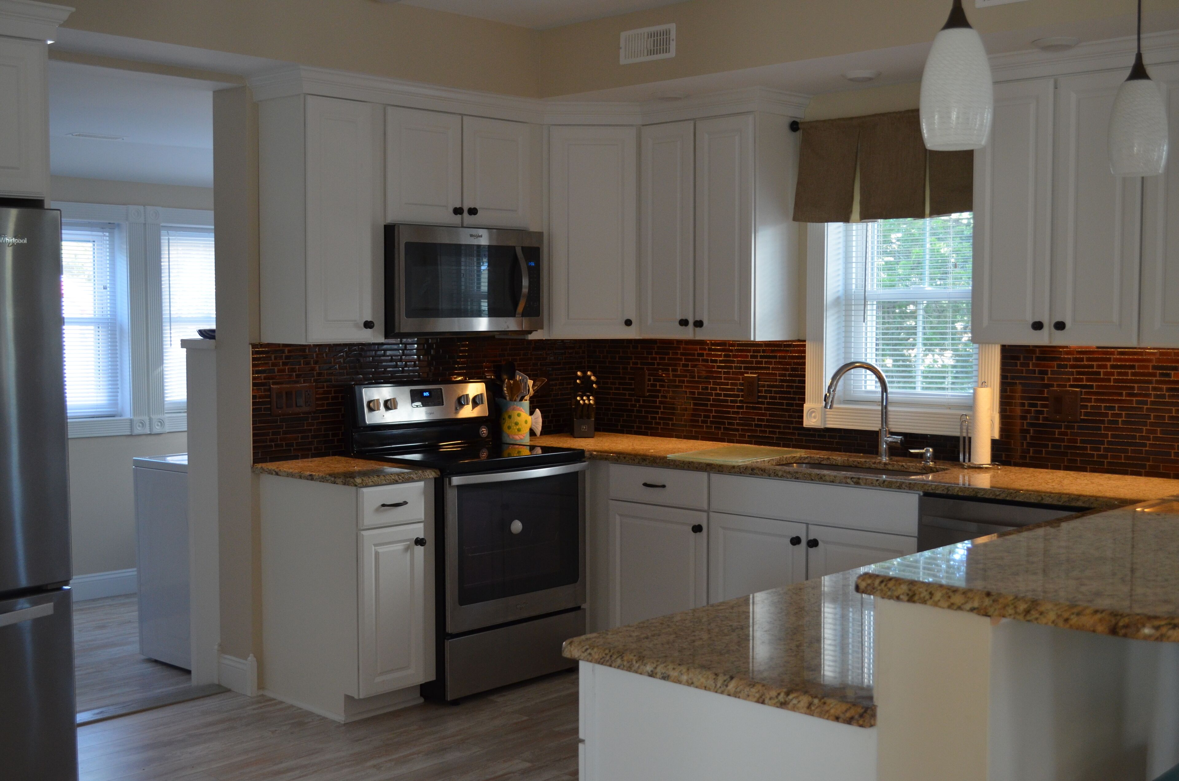 Beach Haven Renovated Victorian Oceanside 4-5 Bedroom With Pool