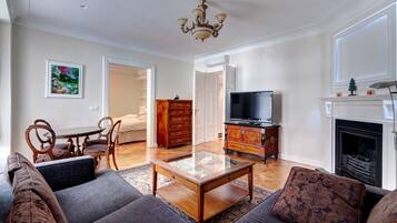 Smart-tv, pejs, bøger