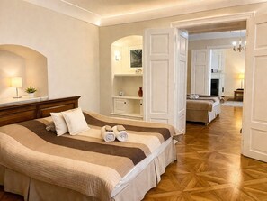 2 Schlafzimmer, Zimmersafe, Bügeleisen/Bügelbrett, Reisekinderbett