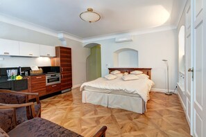2 bedrooms, in-room safe, iron/ironing board, travel cot