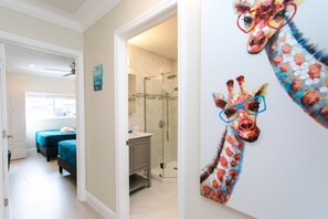 4 Schlafzimmer, Schreibtisch, Bügeleisen/Bügelbrett, kostenloses WLAN