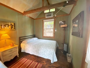 6 bedrooms, iron/ironing board, free WiFi