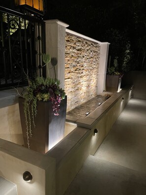 Terrace/patio - Walk to beach &town! Location is amazing! Hot tub&large deck! No need for a car! (Laguna Beach)