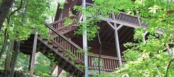 Alpenhaus Cabins-Helen GA Cabin with Hot Tub & Babbling Brook, Near Downtown-