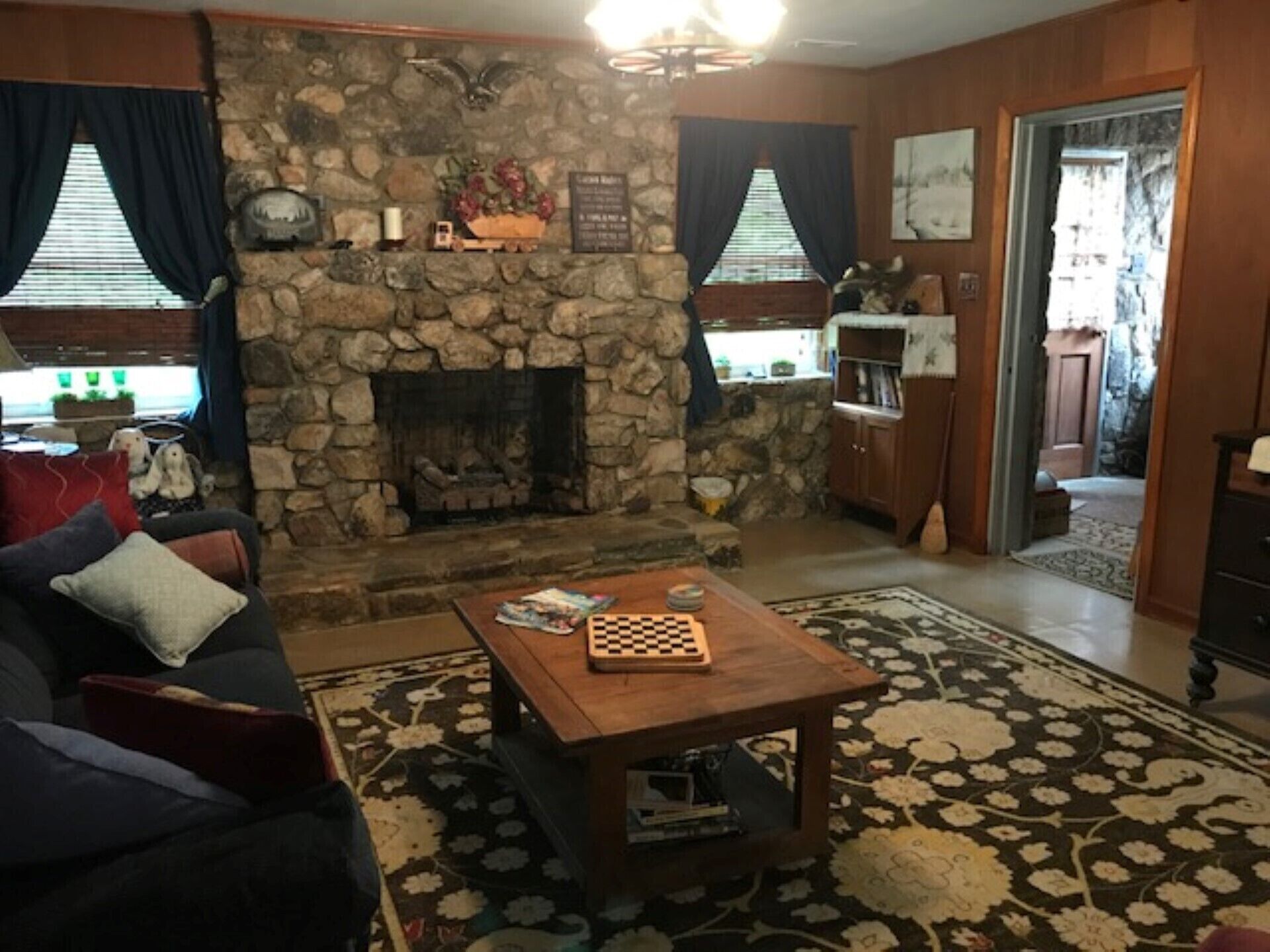 Stone Cottage is located in a beautiful mountain gorge