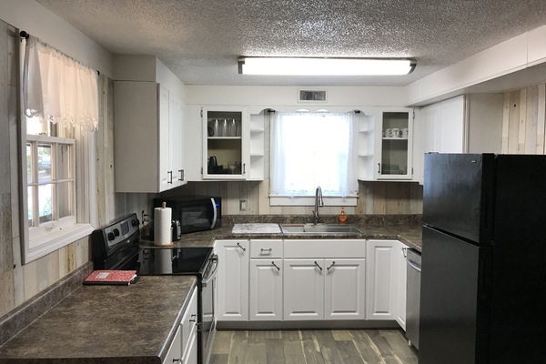 Frigorífic, microones, forn i placa de cuina