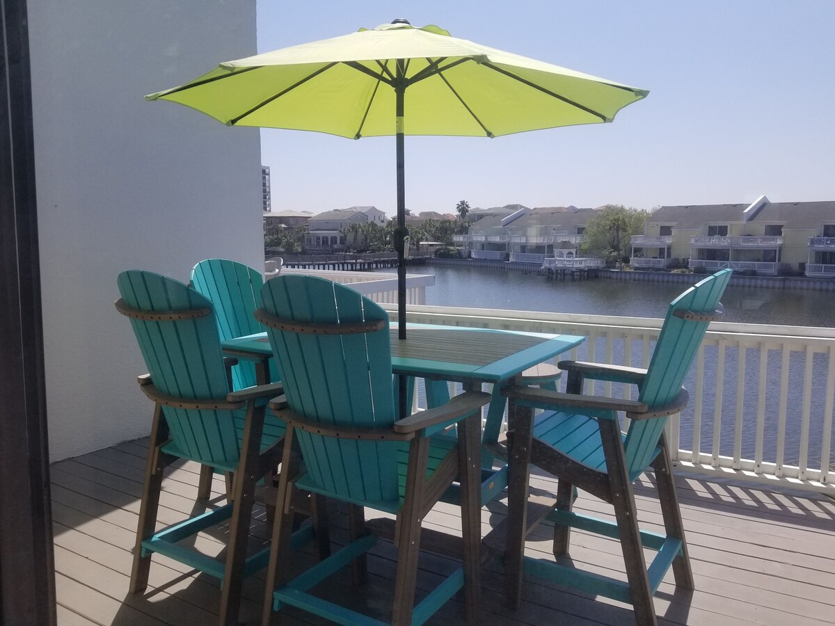 Photo 11 of FLIP-FLOPPIN FUN IN THE SUN...with 2 complimentary beach chairs & umbrella!!!