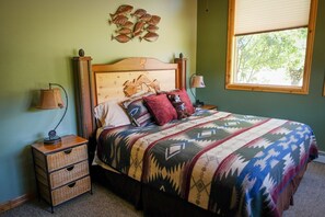 3 bedrooms, iron/ironing board, travel crib, free WiFi