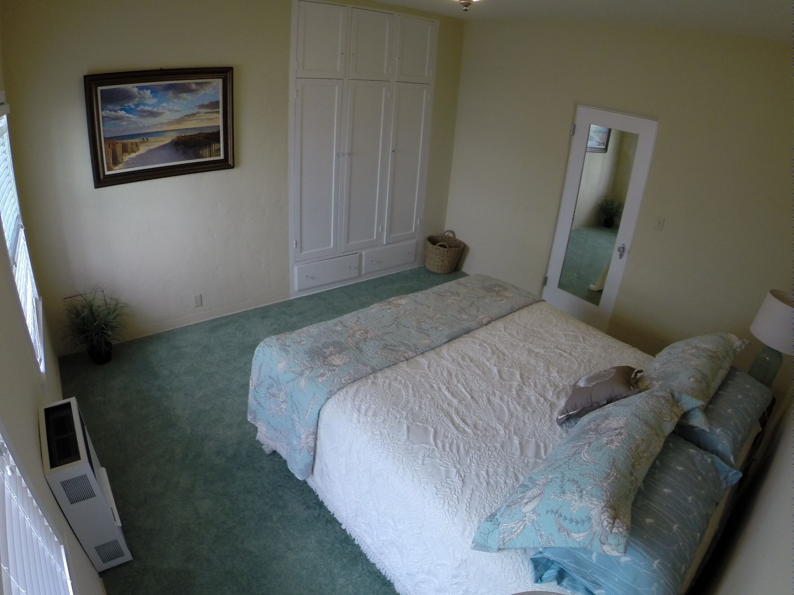 1 slaapkamer, een strijkplank/strijkijzer, gratis wifi, beddengoed