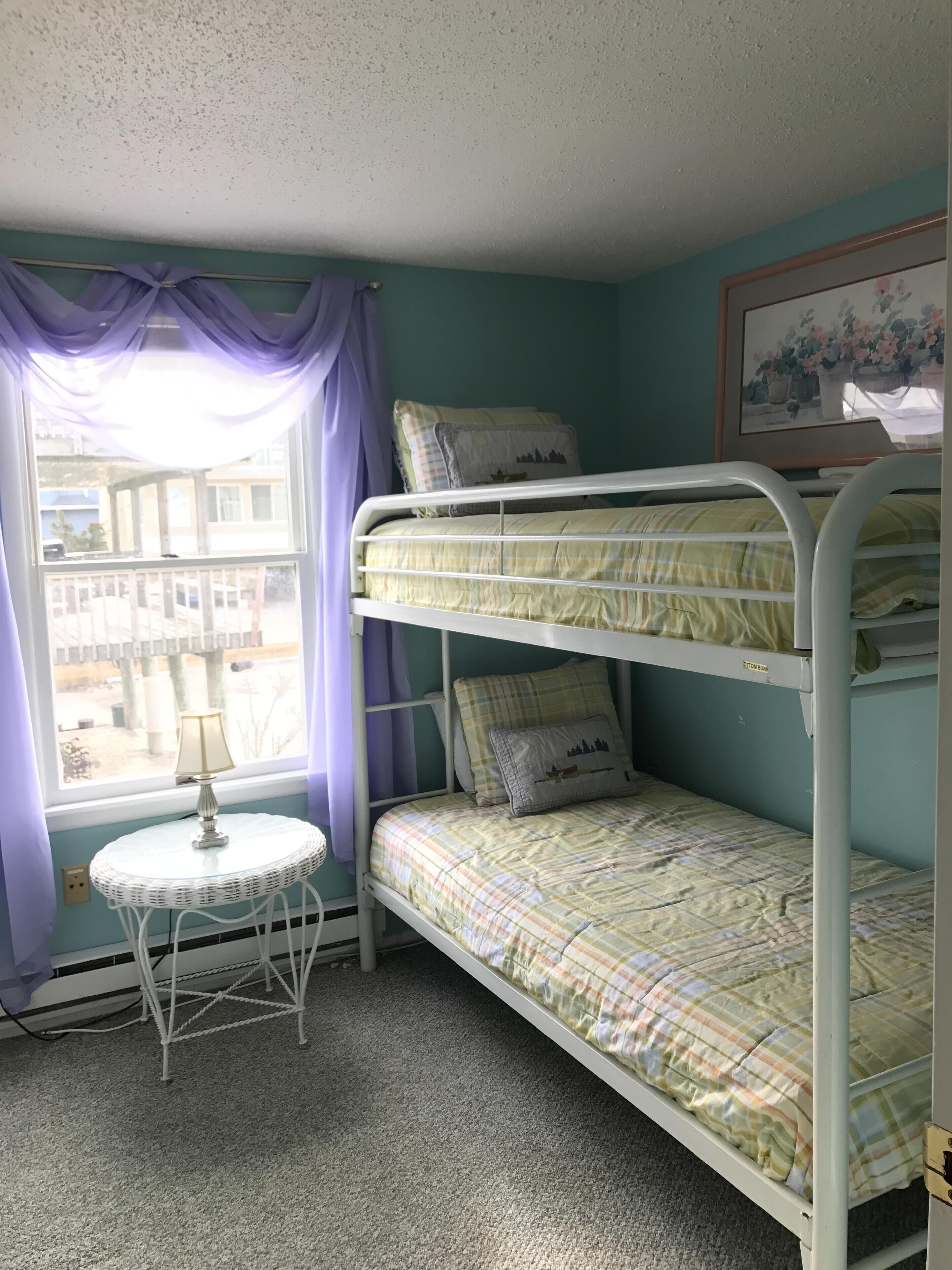 Bay Front Home with Amazing Sunset Views, Short block to Beach, centralA/C,kayak