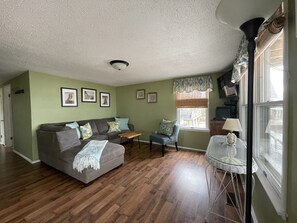 TV, DVD player - Bay Front Home with Amazing Sunset Views, Short block to Beach, centralA/C,kayak (Brant Beach)