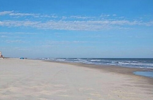 Beautiful Village by the Beach! Winter discounts!