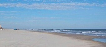 Beautiful Village by the Beach! Winter discounts!