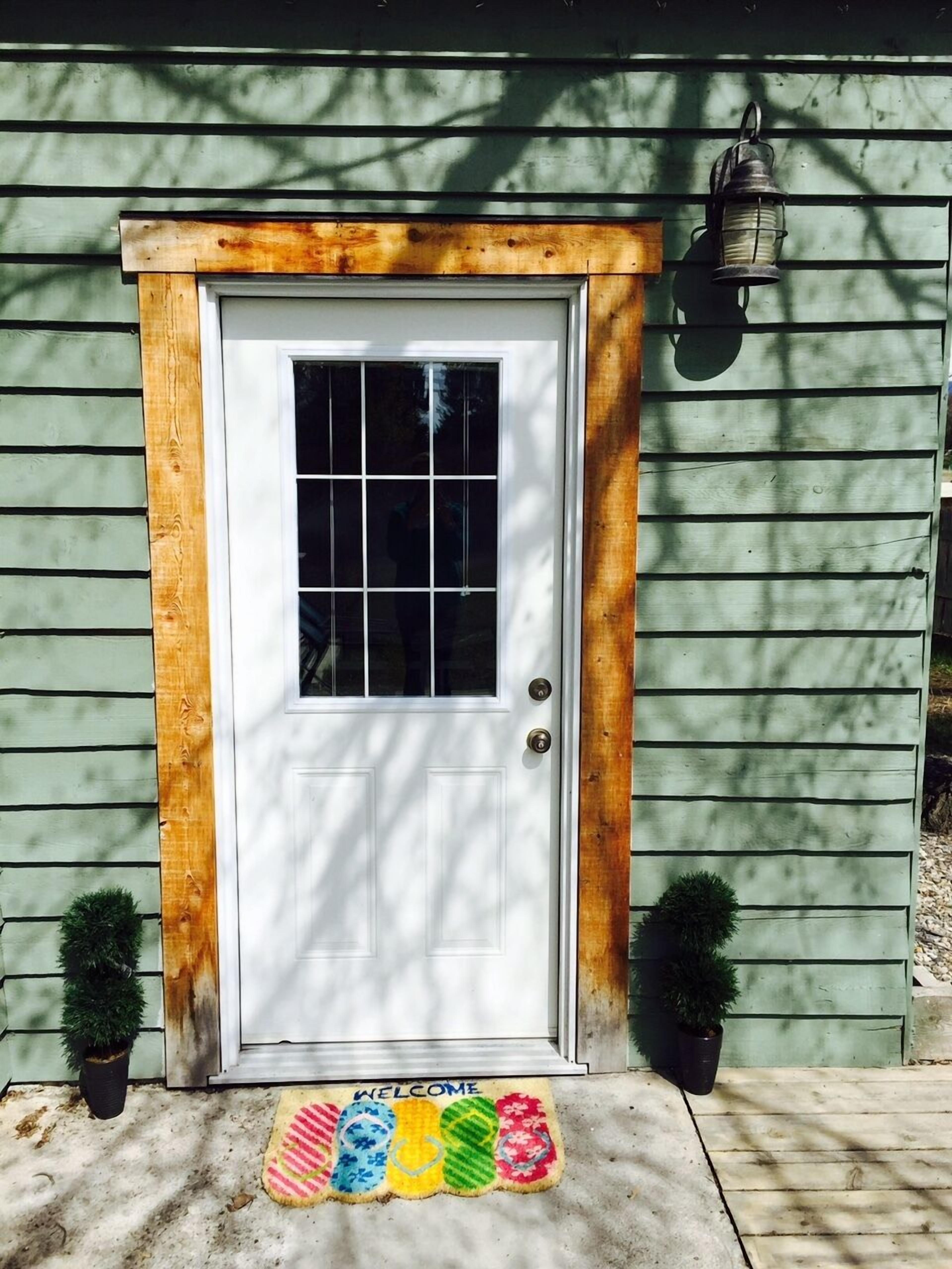 Bright Cozy Sinclair Cottage In Beautiful Windermere Bc